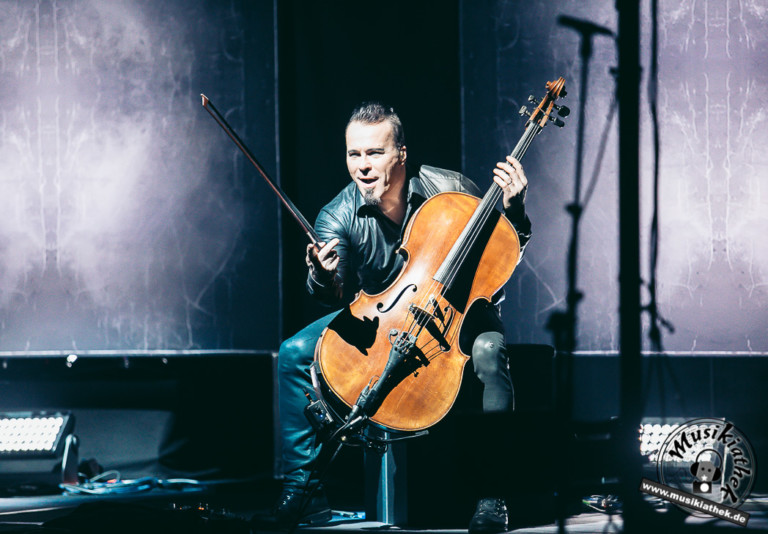 Apocalyptica-12