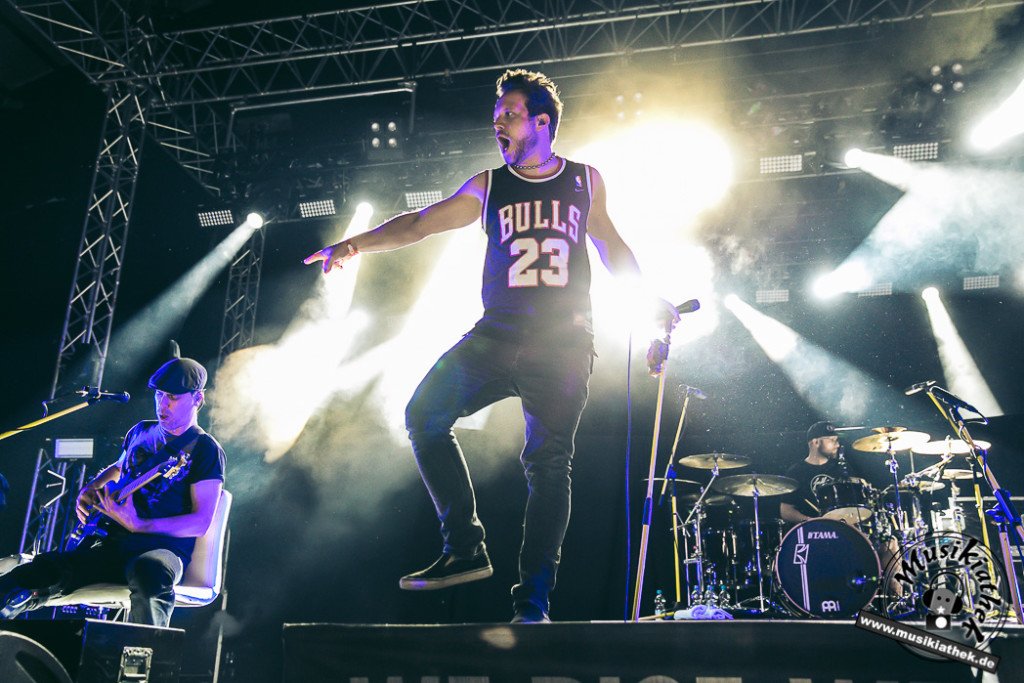 Impericon -EmilBulls--10