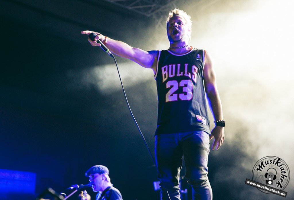 Impericon -EmilBulls--12