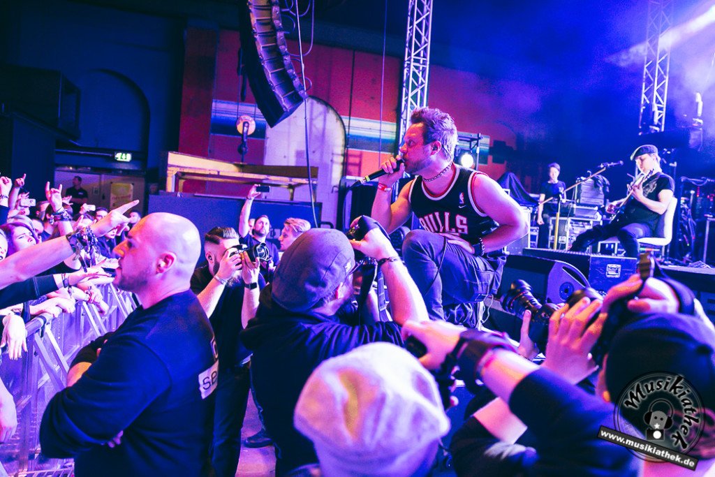 Impericon -EmilBulls--14