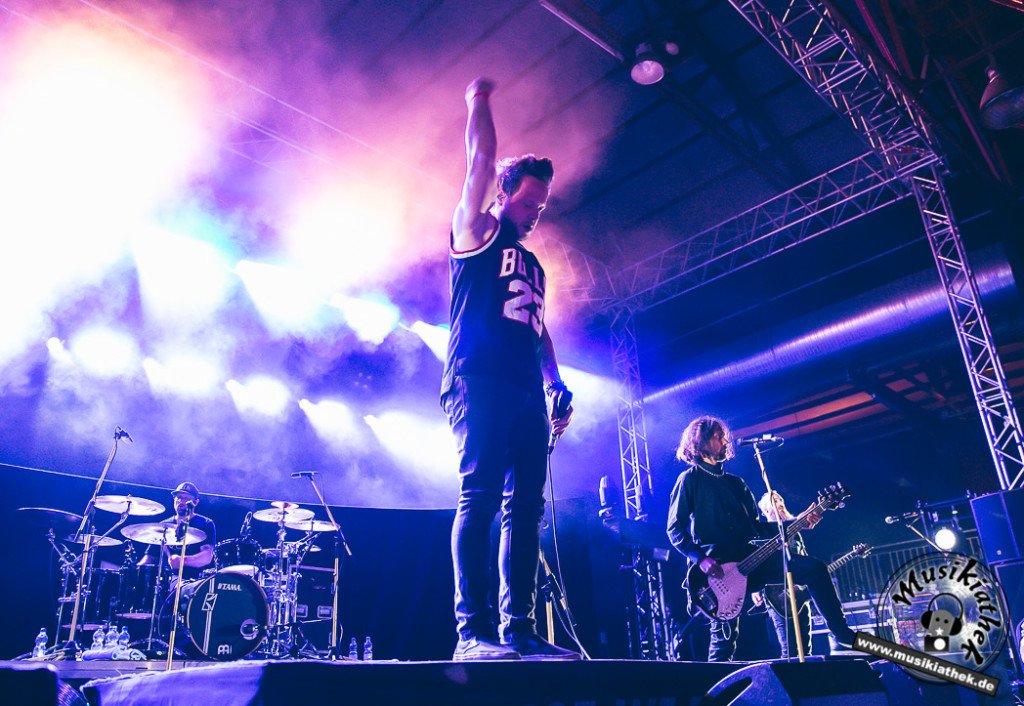 Impericon -EmilBulls--19