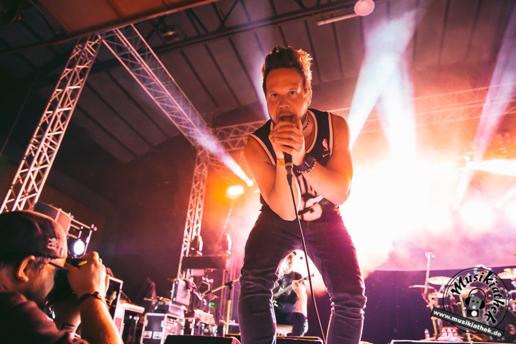 Impericon -EmilBulls--21