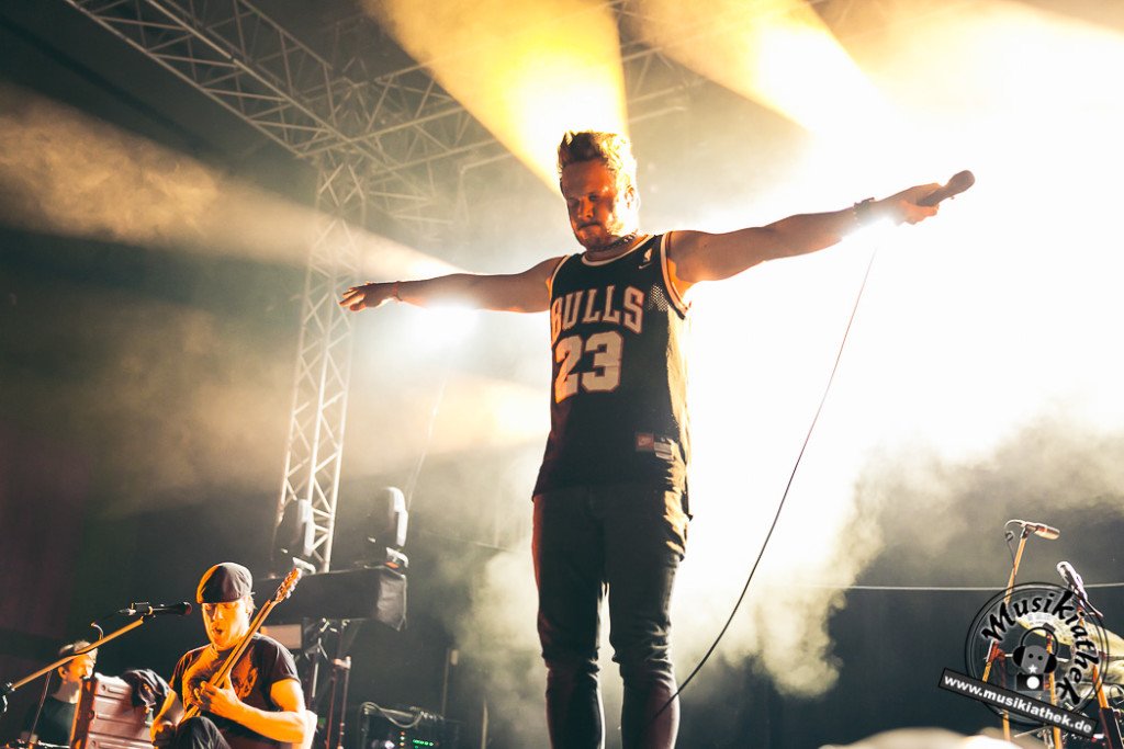 Impericon -EmilBulls--22