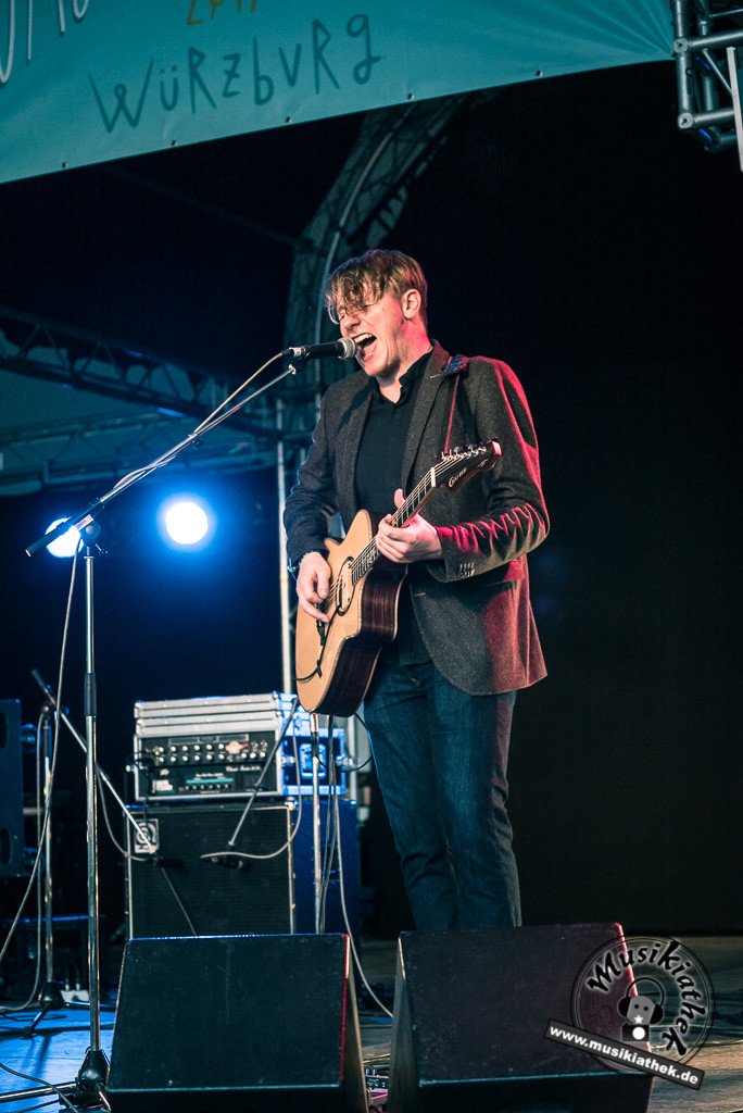 Bottle Next by Sebastian Hitzel Musikiathek-15