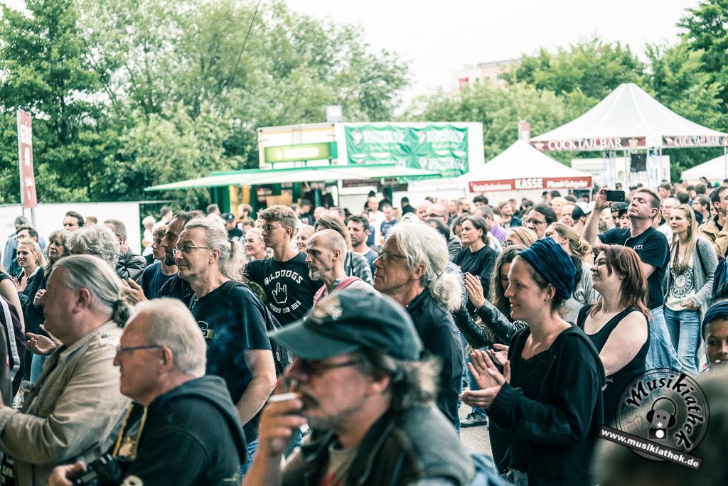 Bottle Next by Sebastian Hitzel Musikiathek-18