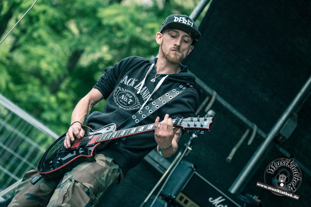 Breakdown Suicide by Sebastian Hitzel Musikiathek-19