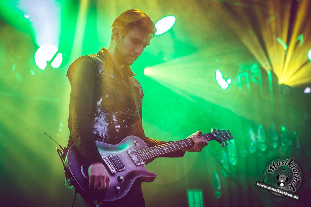 The Dark Tenor by David Hennen, Musikiathek-13