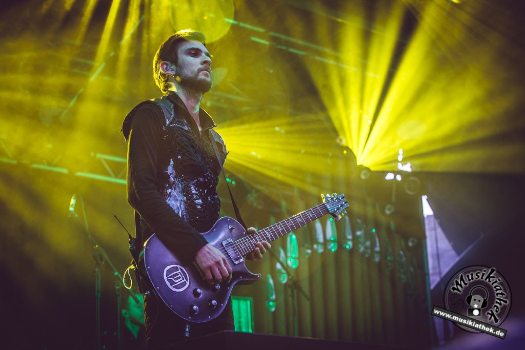 The Dark Tenor by David Hennen, Musikiathek-14