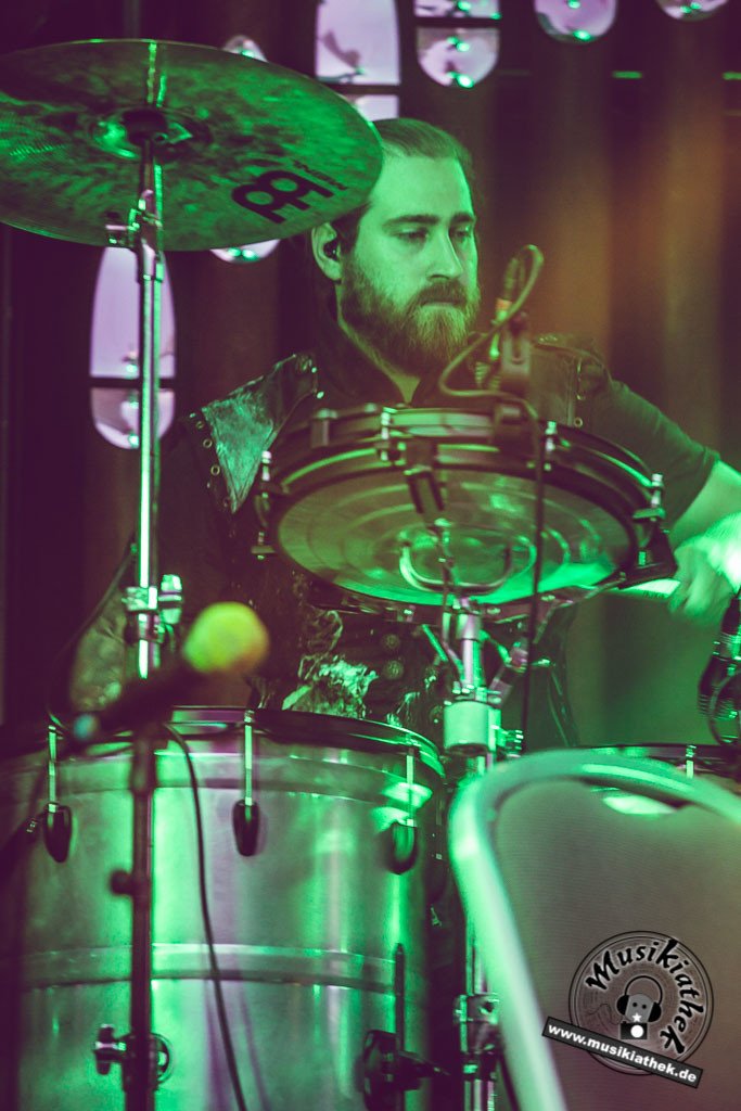 The Dark Tenor by David Hennen, Musikiathek-17