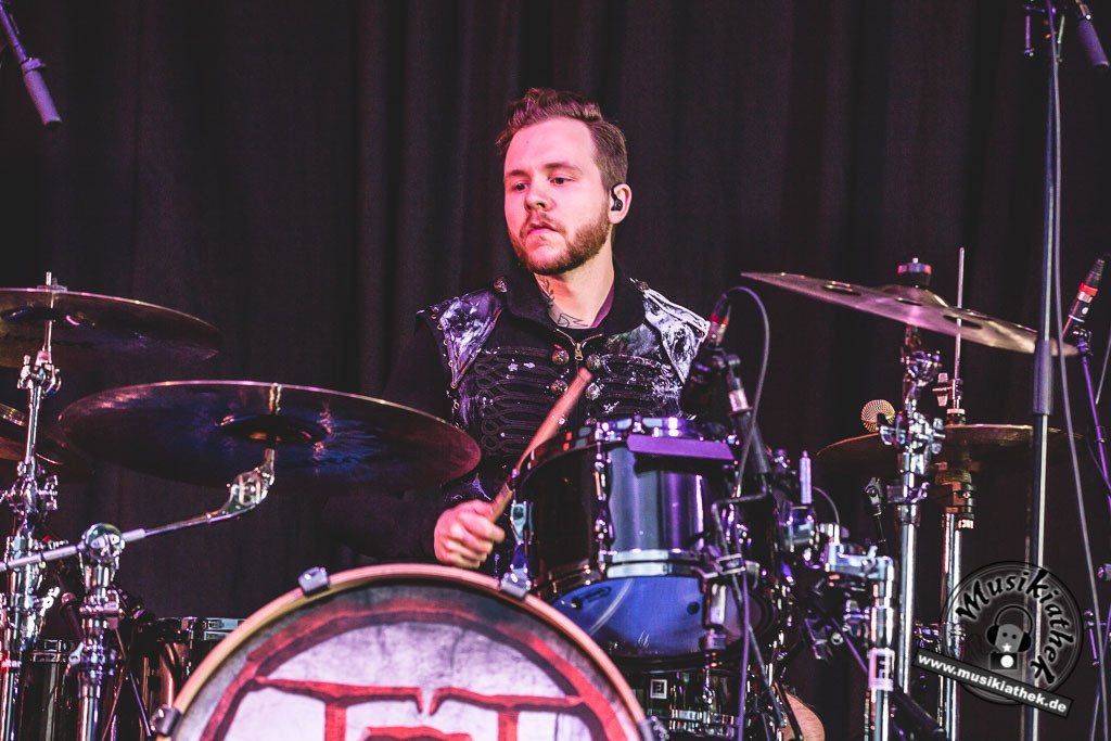 The Dark Tenor by David Hennen, Musikiathek-26