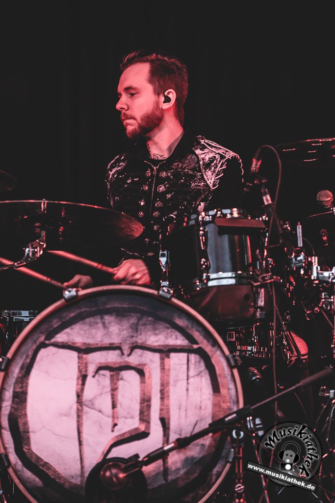 The Dark Tenor by David Hennen, Musikiathek-28