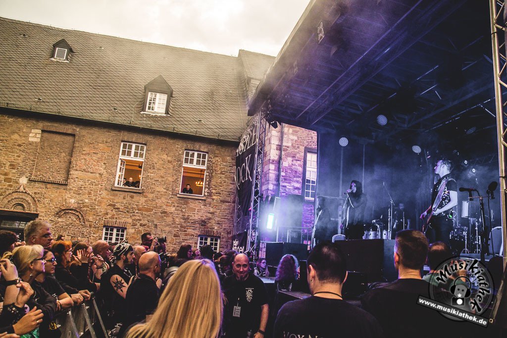 The Dark Tenor by David Hennen, Musikiathek-32