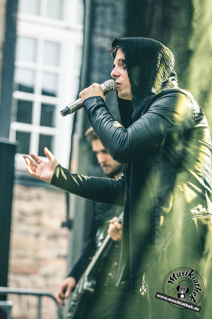 The Dark Tenor by David Hennen, Musikiathek-35