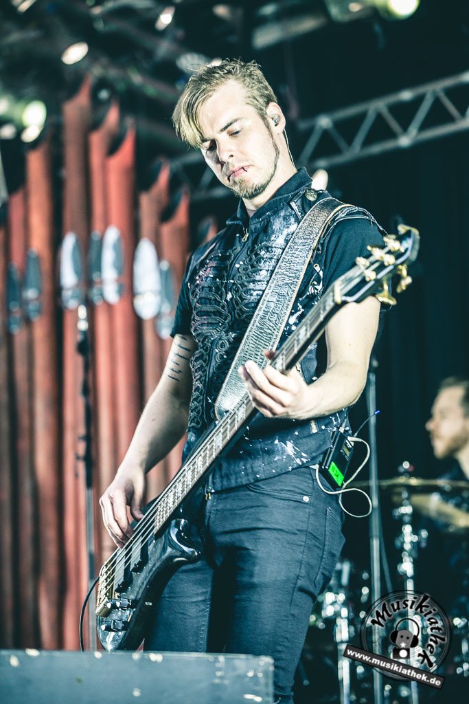 The Dark Tenor by David Hennen, Musikiathek-38