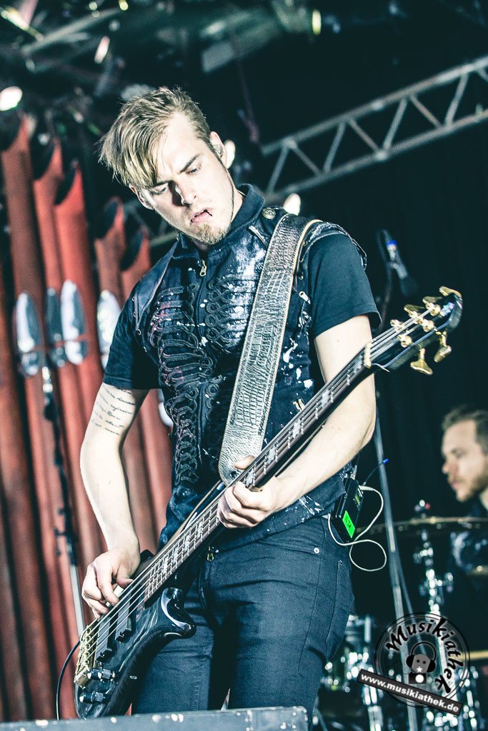 The Dark Tenor by David Hennen, Musikiathek-41