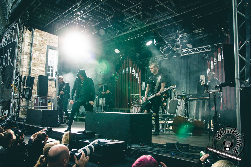 The Dark Tenor by David Hennen, Musikiathek-42