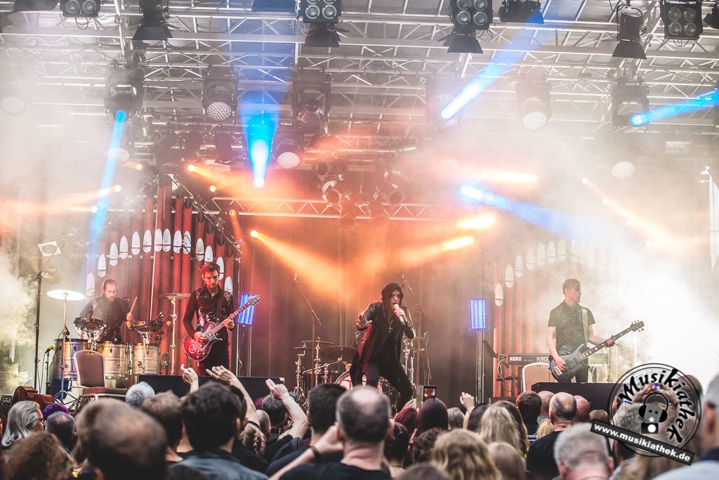 The Dark Tenor by David Hennen, Musikiathek-55