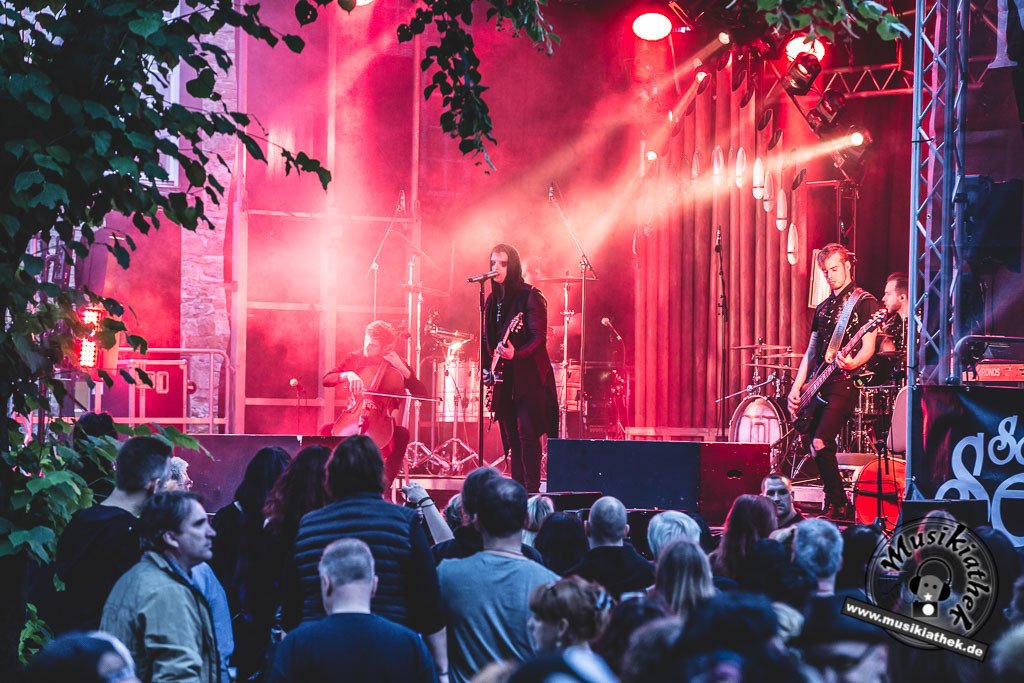 The Dark Tenor by David Hennen, Musikiathek-58