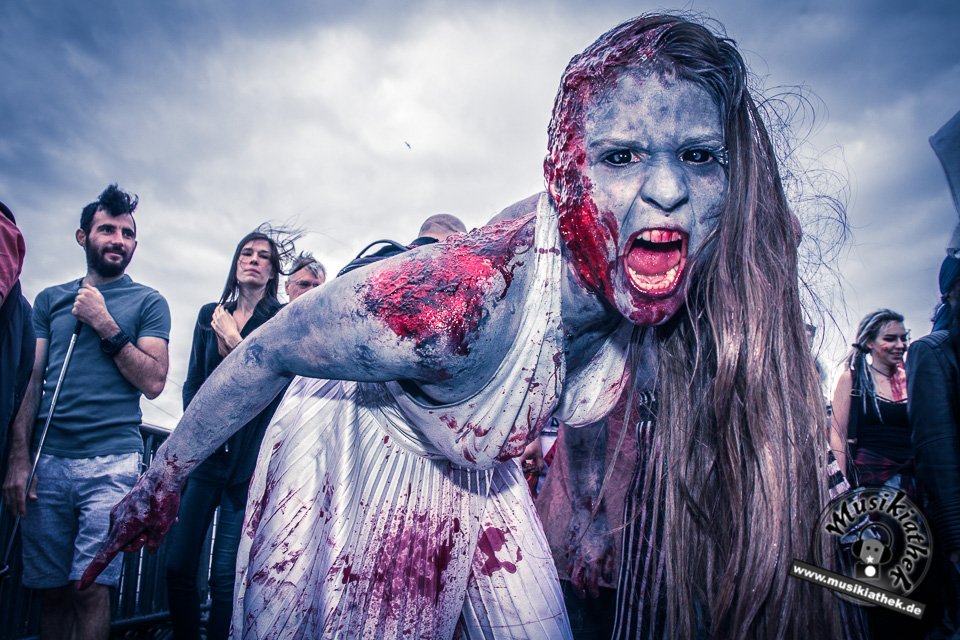 Die 23 coolsten Halloween Kostüme & Makeup zum Thema Zombie-5