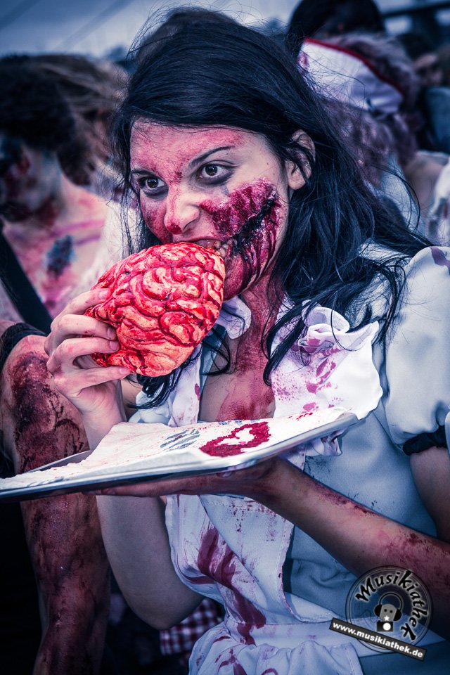 Die 23 coolsten Halloween Kostüme & Makeup zum Thema Zombie-6