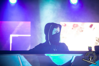 Alan Walker by David Hennen, Musikiathek-18