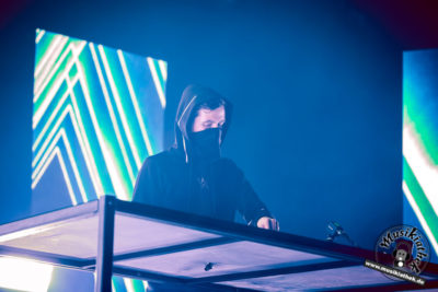 Alan Walker by David Hennen, Musikiathek-20