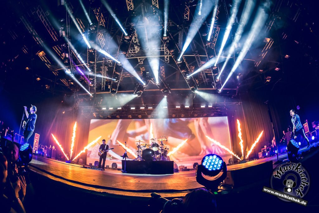 Fall Out Boy Düsseldorf by David Hennen, Musikiathek-36