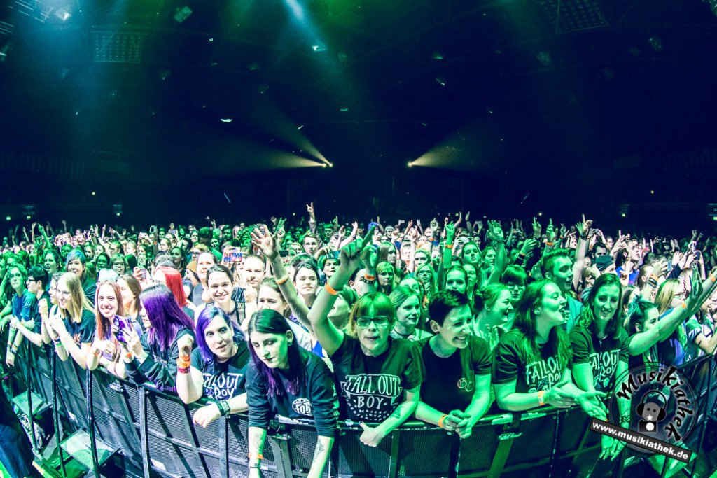 Fall Out Boy Düsseldorf by David Hennen, Musikiathek-47