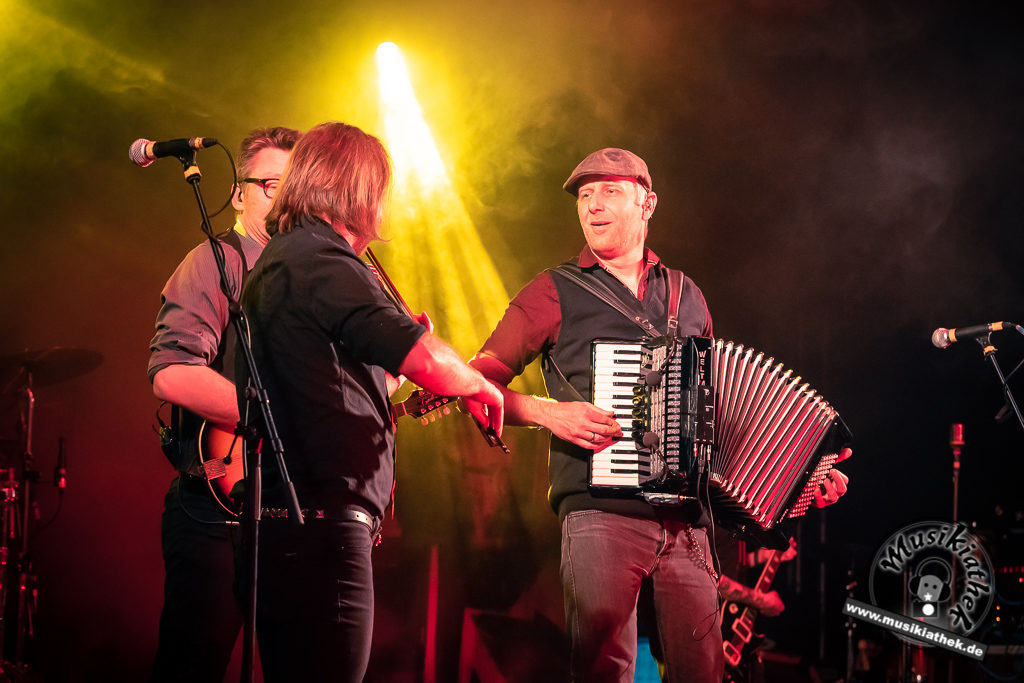 Fiddlers Green by David Hennen, Musikiathek-16