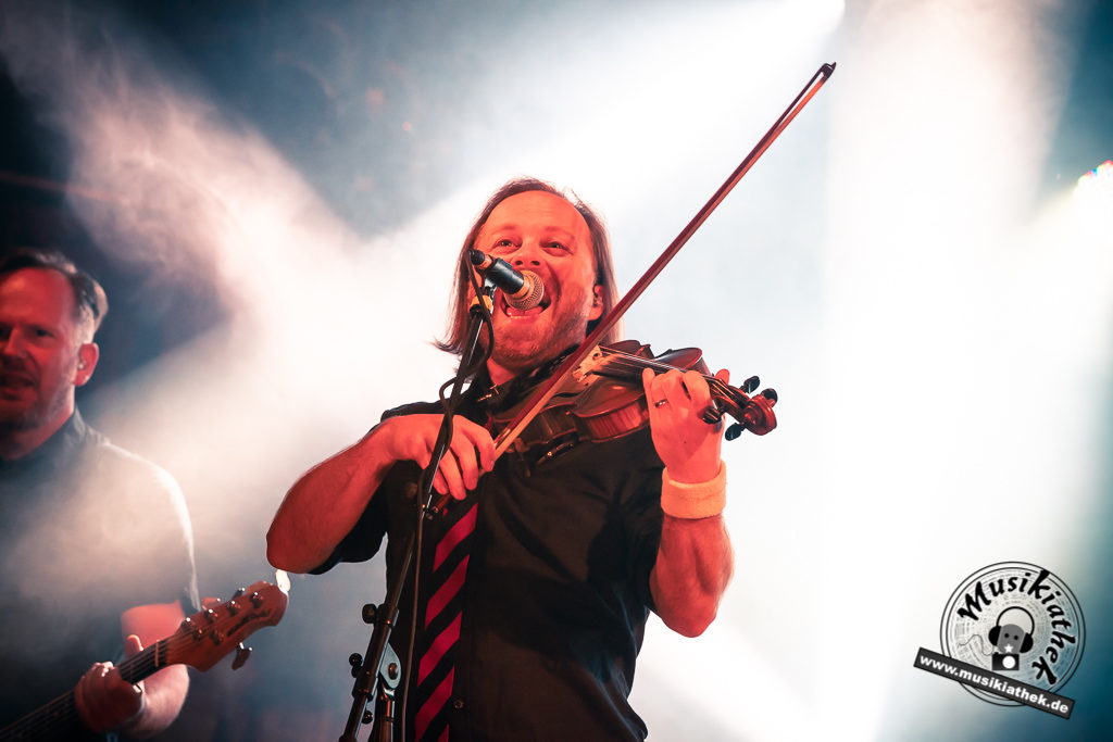 Fiddlers Green by David Hennen, Musikiathek-7