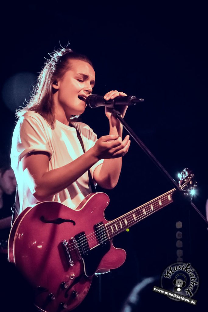 Lotte by David Hennen, Musikiathek-11