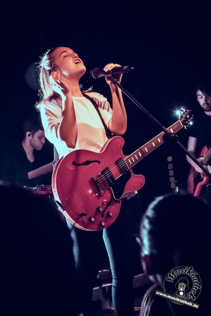 Lotte by David Hennen, Musikiathek-12