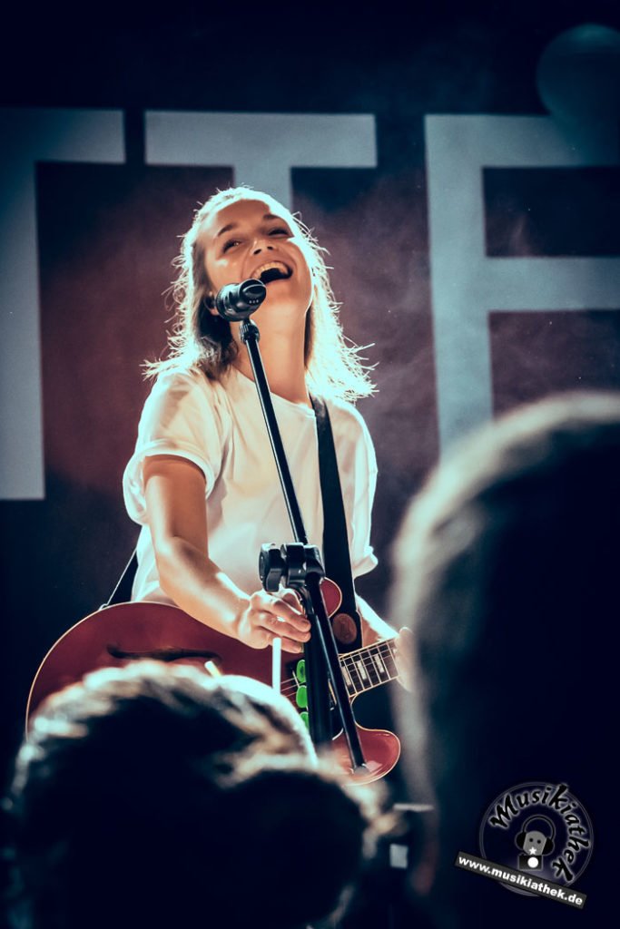 Lotte by David Hennen, Musikiathek-19