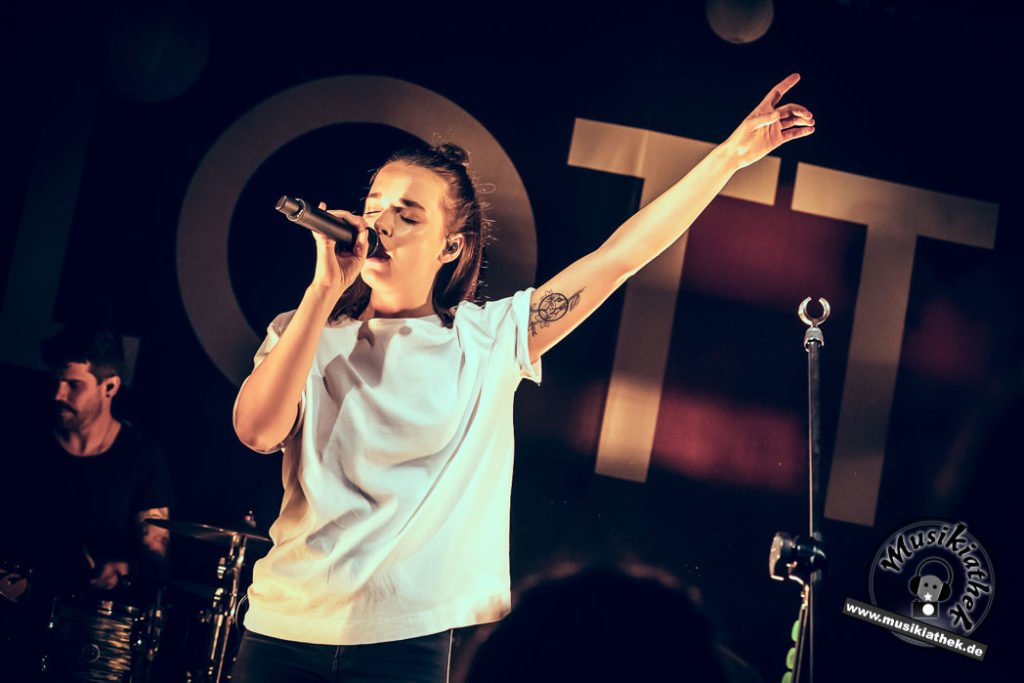 Lotte by David Hennen, Musikiathek-24