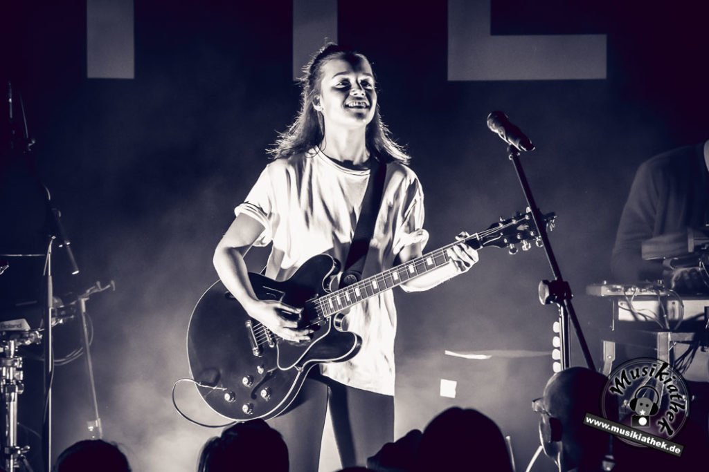 Lotte by David Hennen, Musikiathek-4