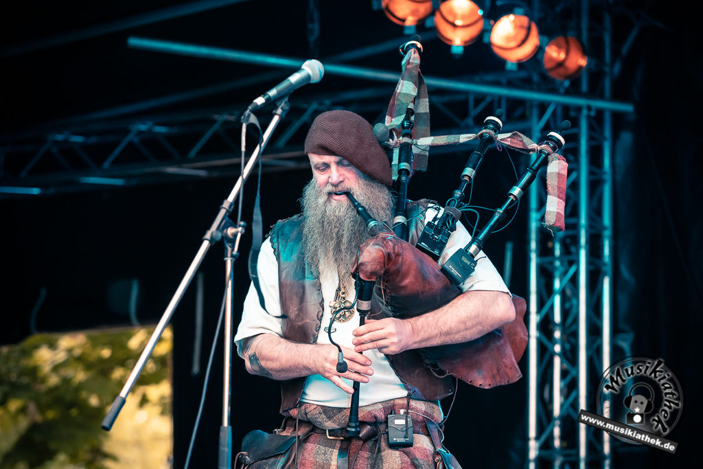 Saor Patrol by David Hennen, Musikiathek-11