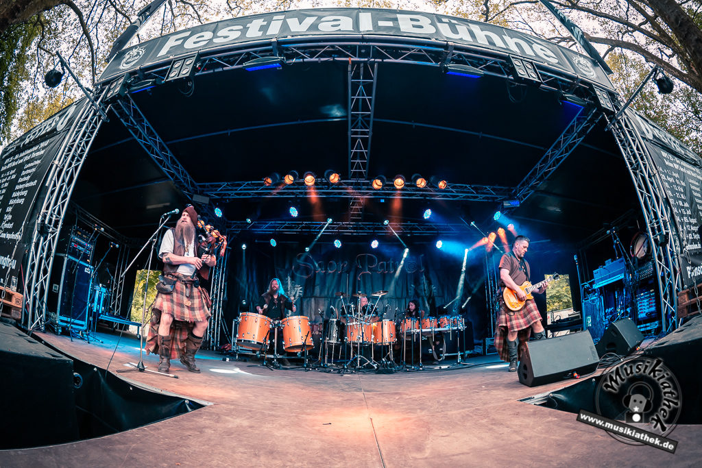 Saor Patrol by David Hennen, Musikiathek-7