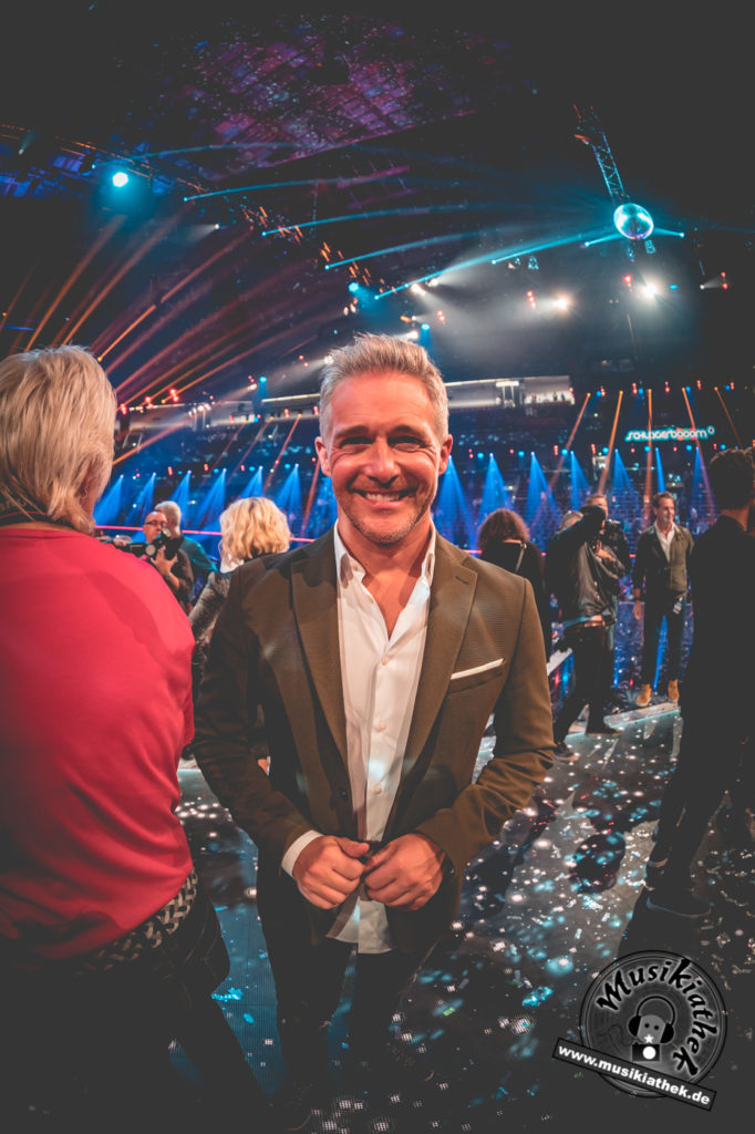 Behind The Scenes by David Hennen, Musikiathek-14