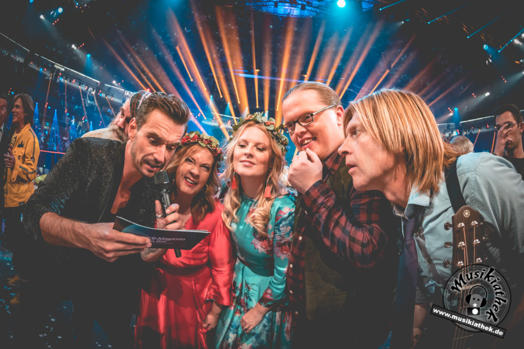 Behind The Scenes by David Hennen, Musikiathek-8