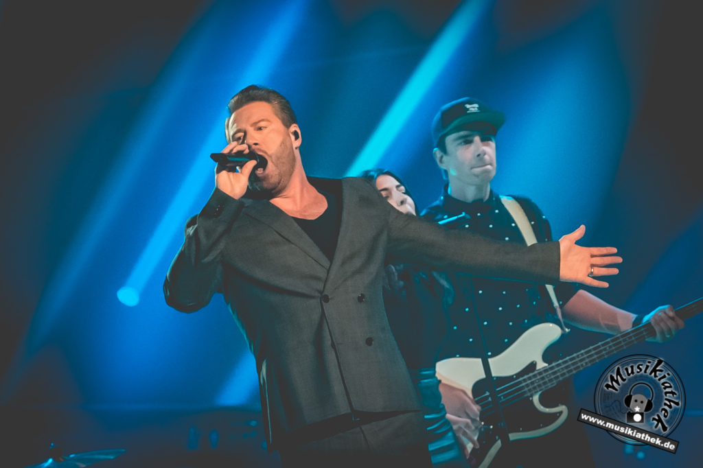 Sasha by David Hennen, Musikiathek-3