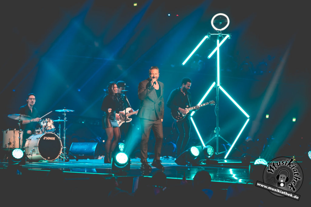 Sasha by David Hennen, Musikiathek-4