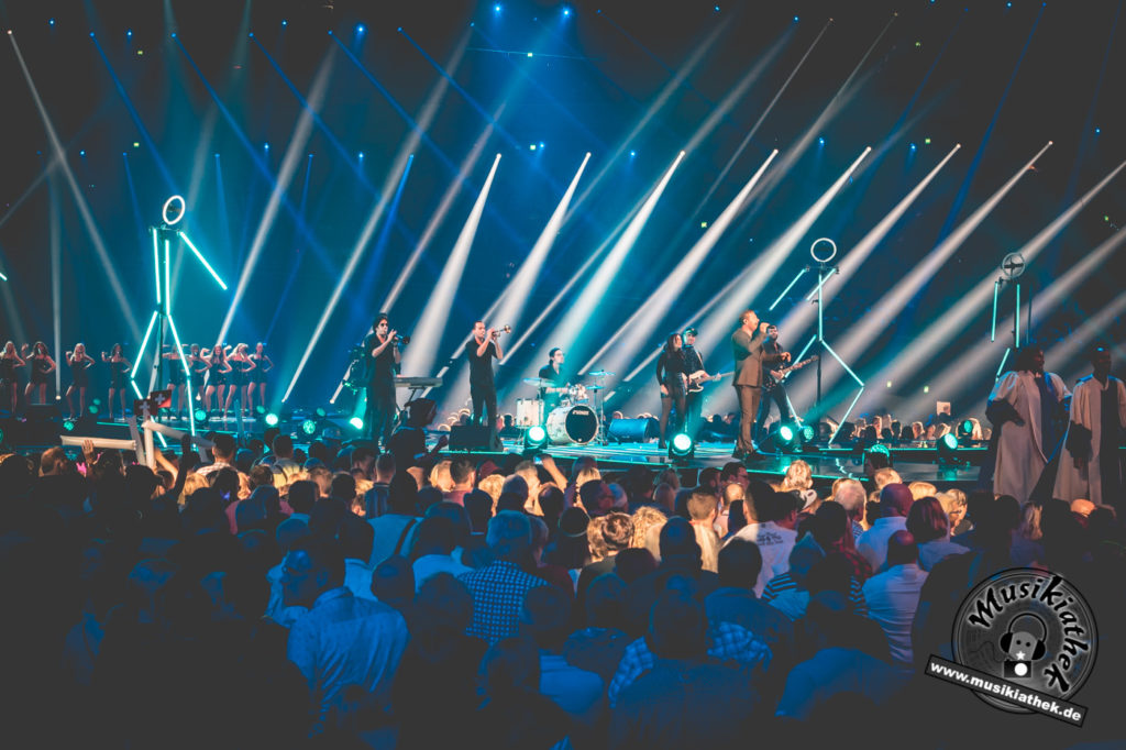 Sasha by David Hennen, Musikiathek-5