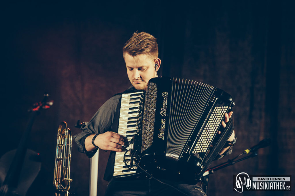 Kuult by David Hennen, Musikiathek-3