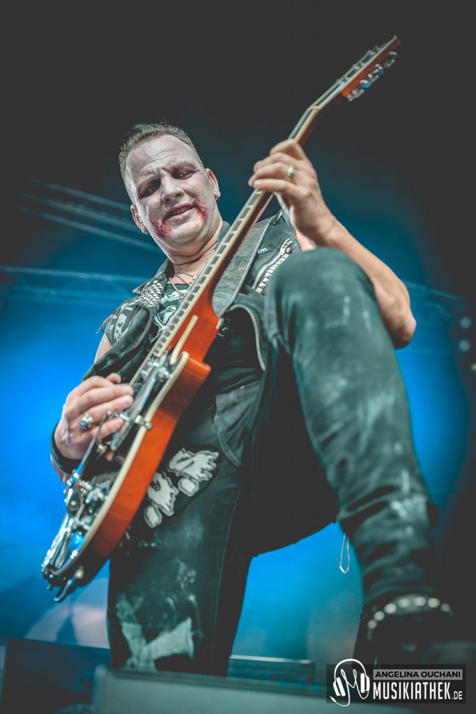 Bloodsucking Zombies from outer Space-13-032b63c1