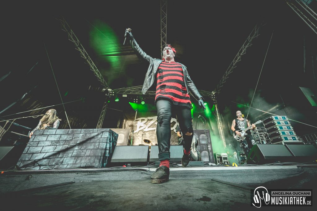 Bloodsucking Zombies from outer Space-18-73cada2e