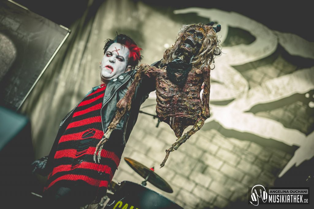 Bloodsucking Zombies from outer Space-32-feb33a5c