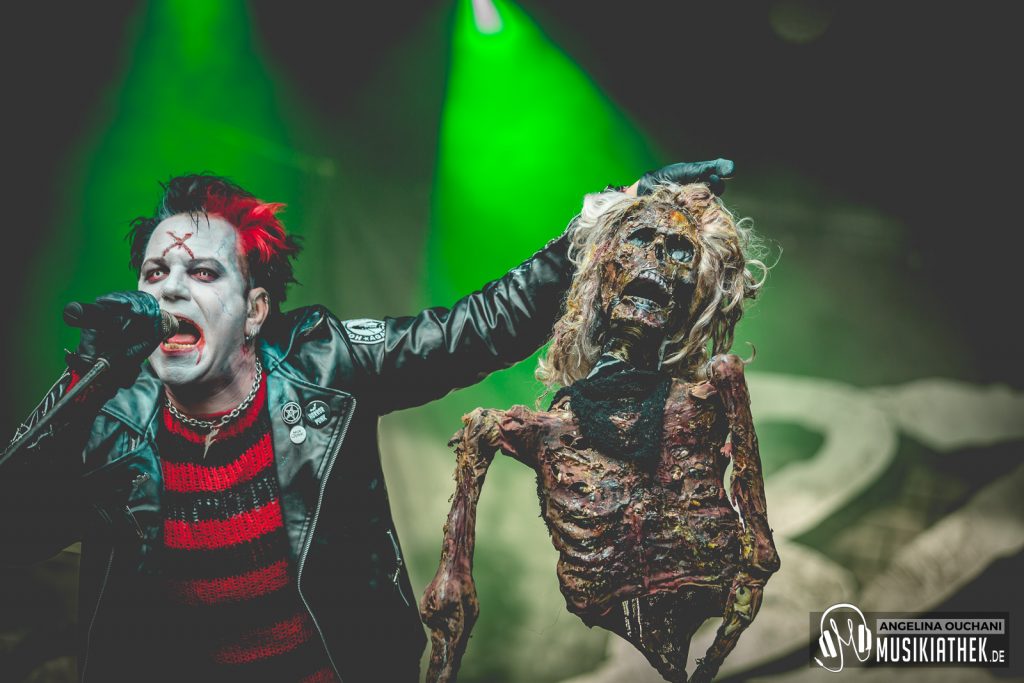 Bloodsucking Zombies from outer Space-33-7f0c70b6