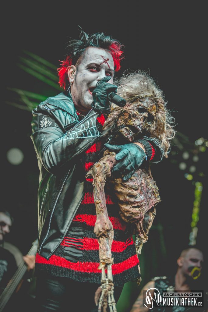 Bloodsucking Zombies from outer Space-34-39cc04f8