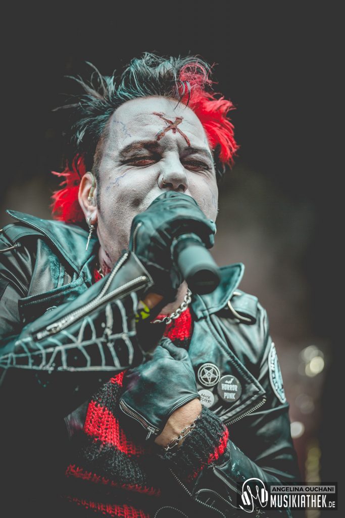 Bloodsucking Zombies from outer Space-6-3af2a88d