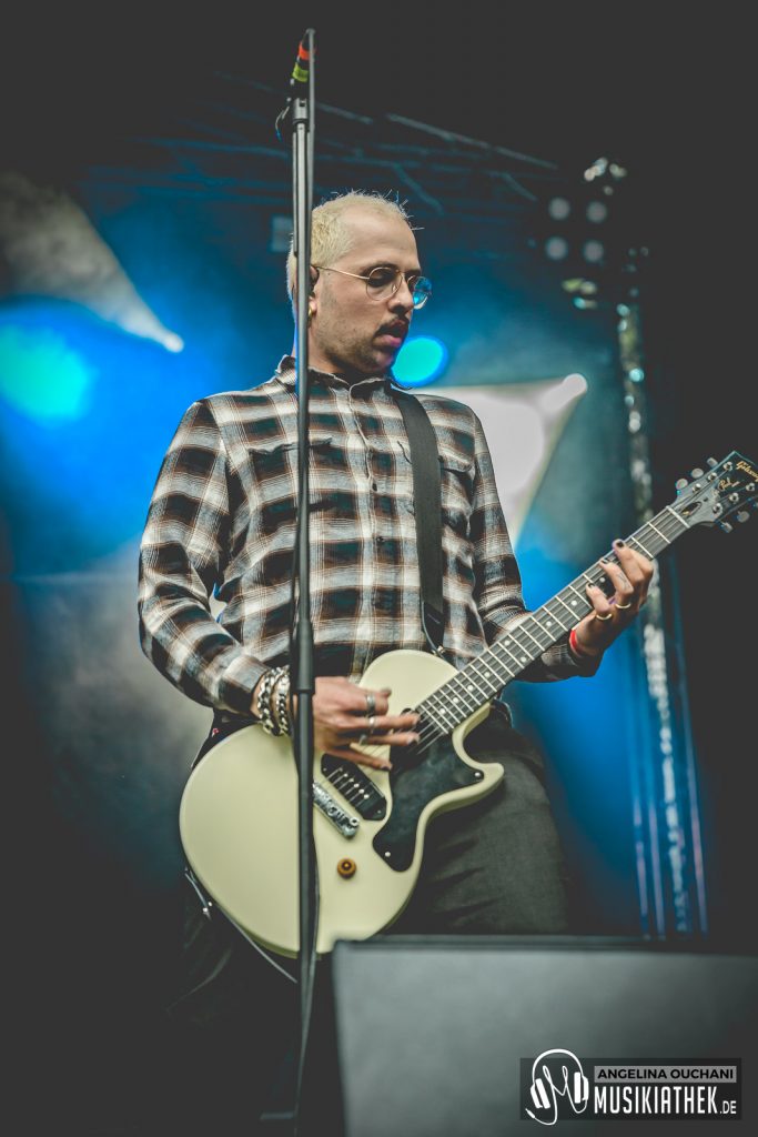 Deine Cousine-10-717eea4f